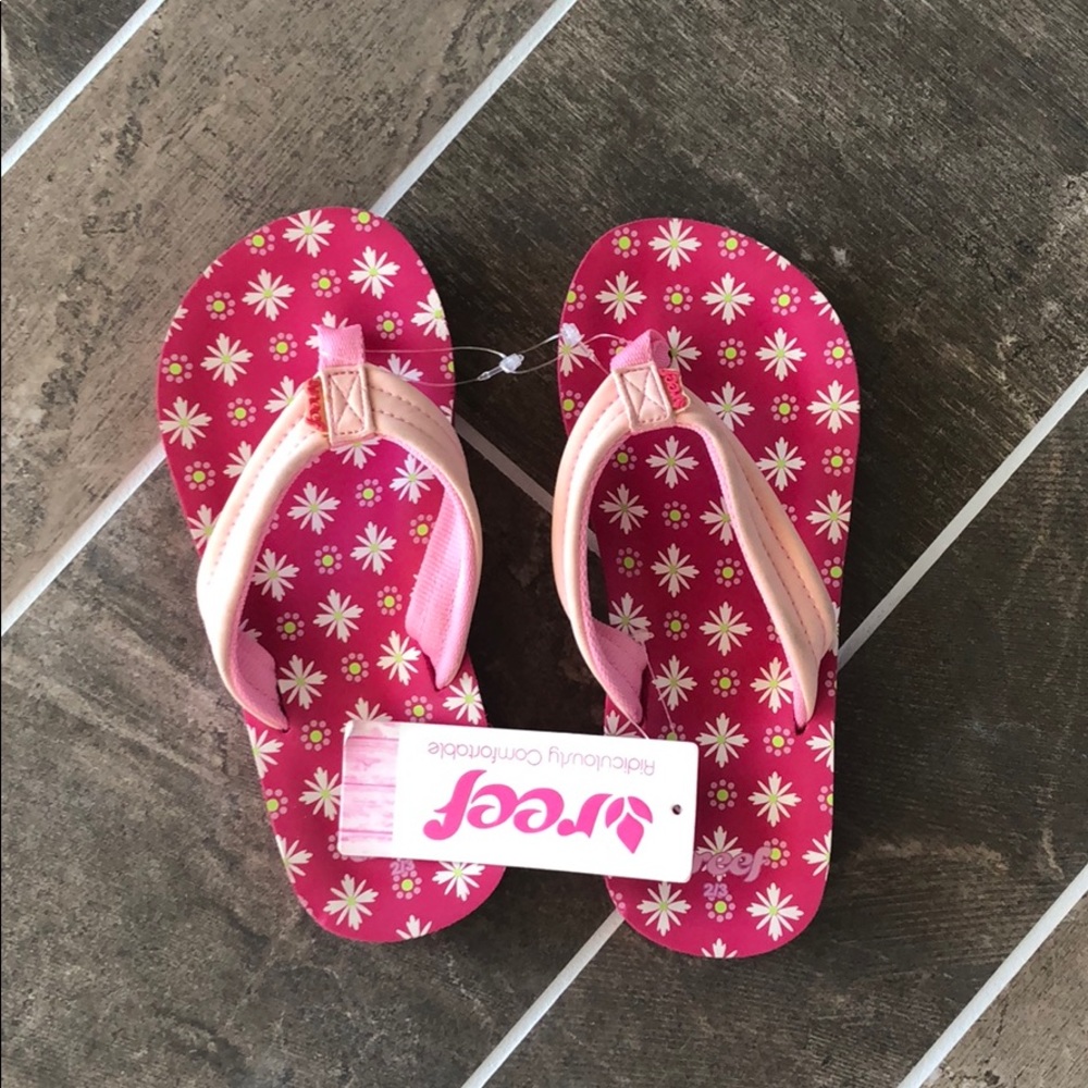 Reef size 2 flip flops
